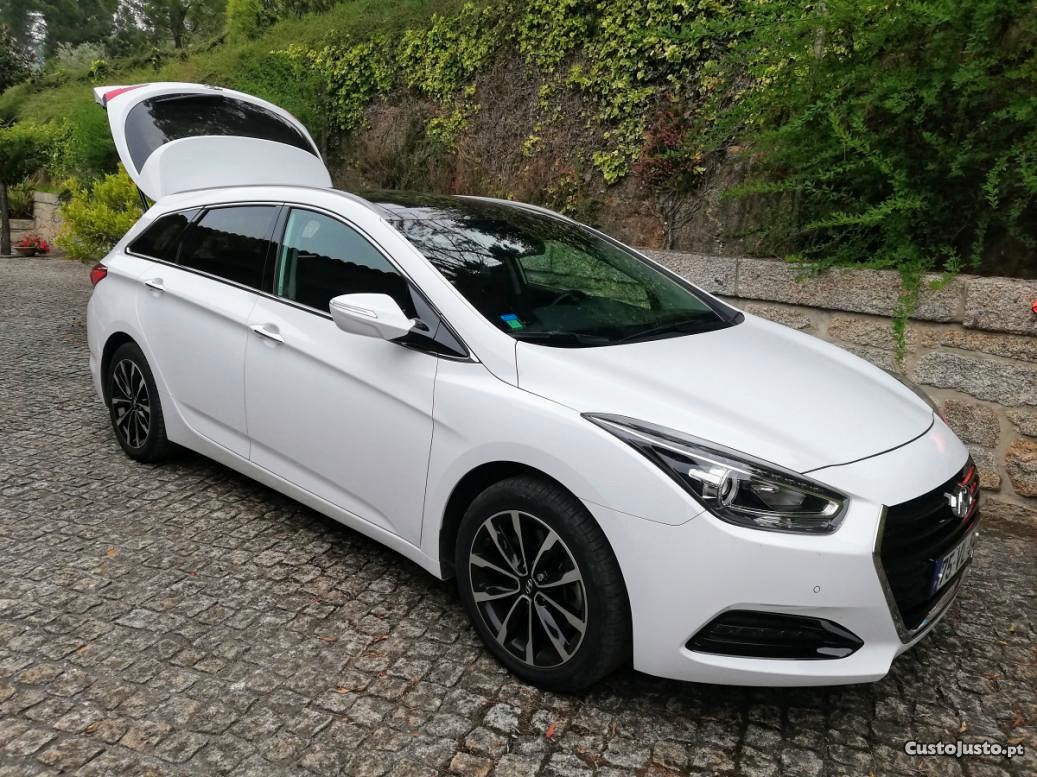 Hyundai i40 SW 1.7 CRDi Aut — fotografia 6