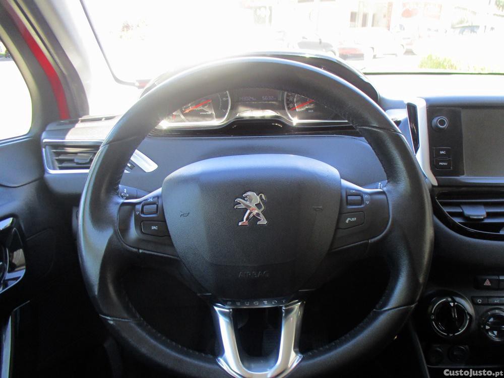 Peugeot 208 1.2 VTi Style — fotografia 16