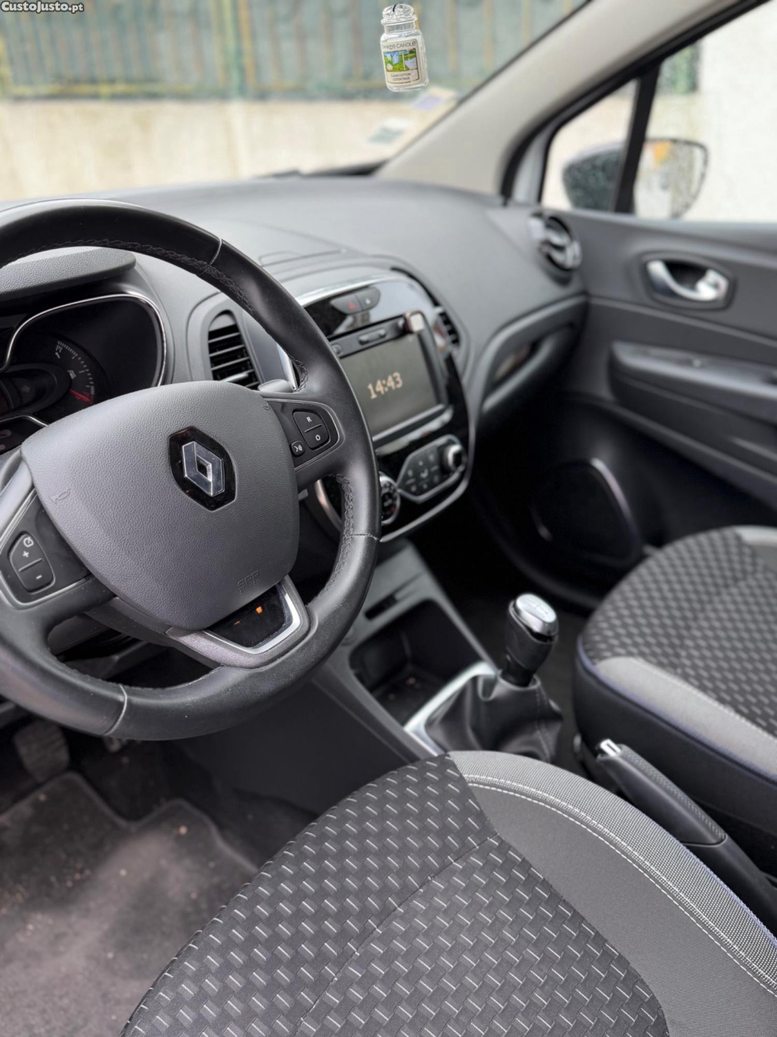 Renault Captur 1.0 TCe Exclusive — fotografia 6