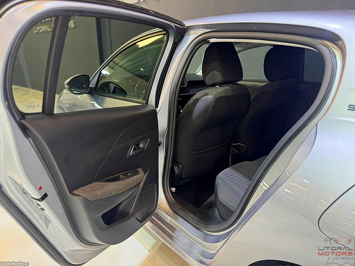 Peugeot 208 1.2 PureTech SE Style — fotografia 11