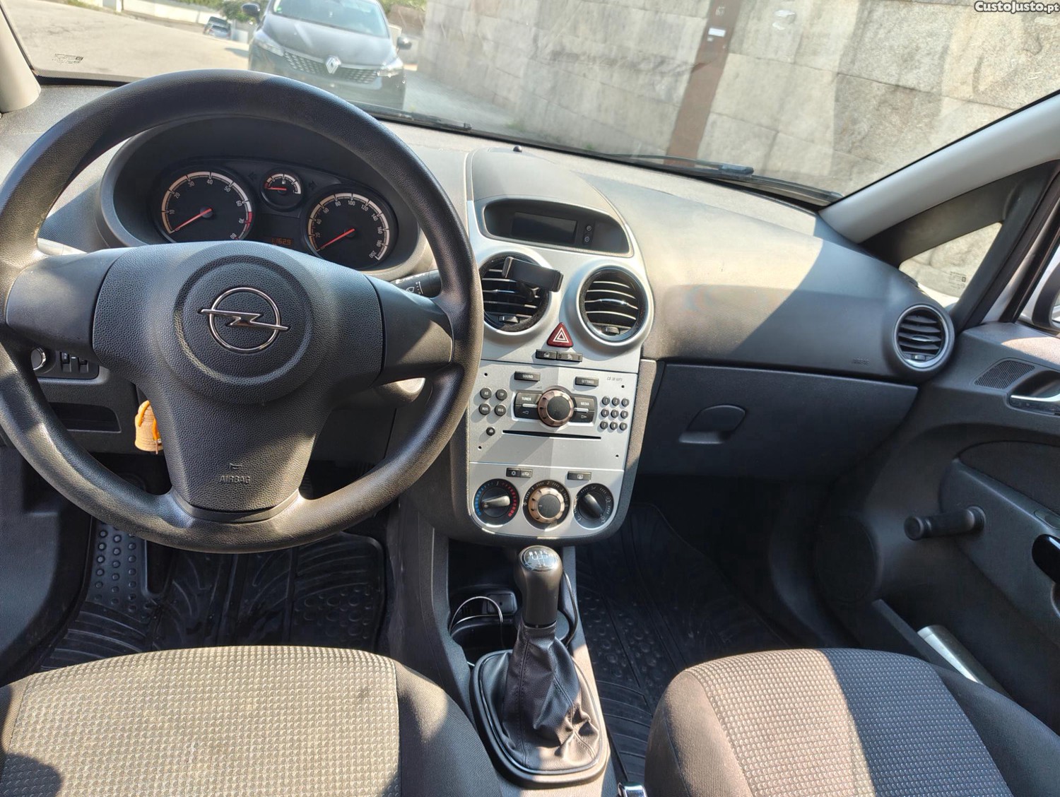 Opel Corsa 1.2 16V (ecoFLEX) Edition — fotografia 6