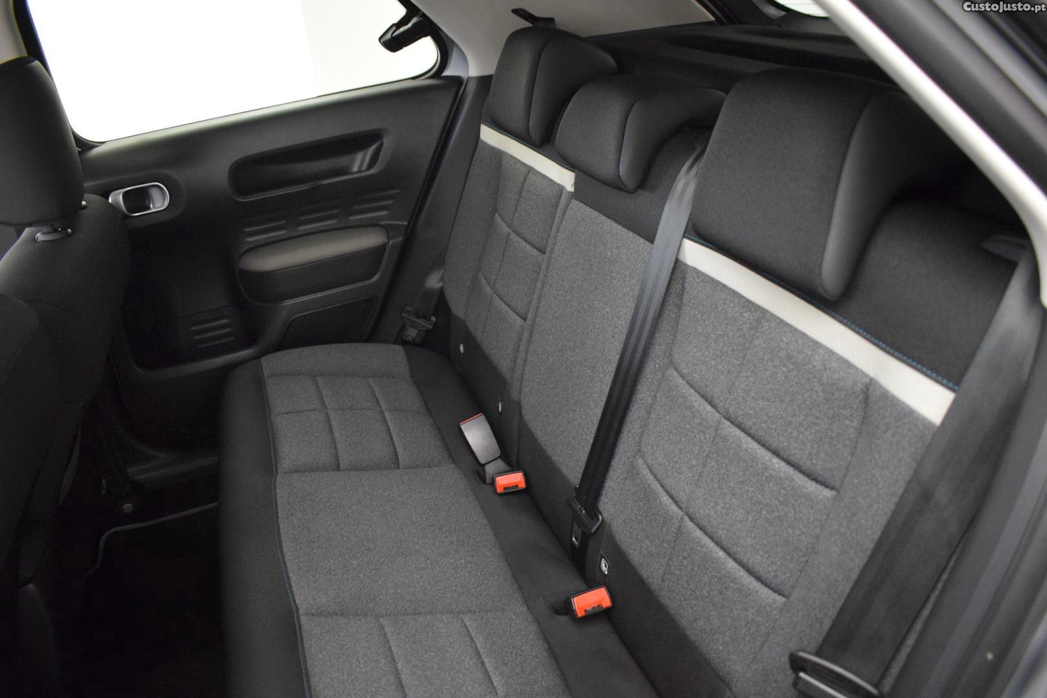 Citroën C4 CACTUS 1.2 THP — fotografia 3