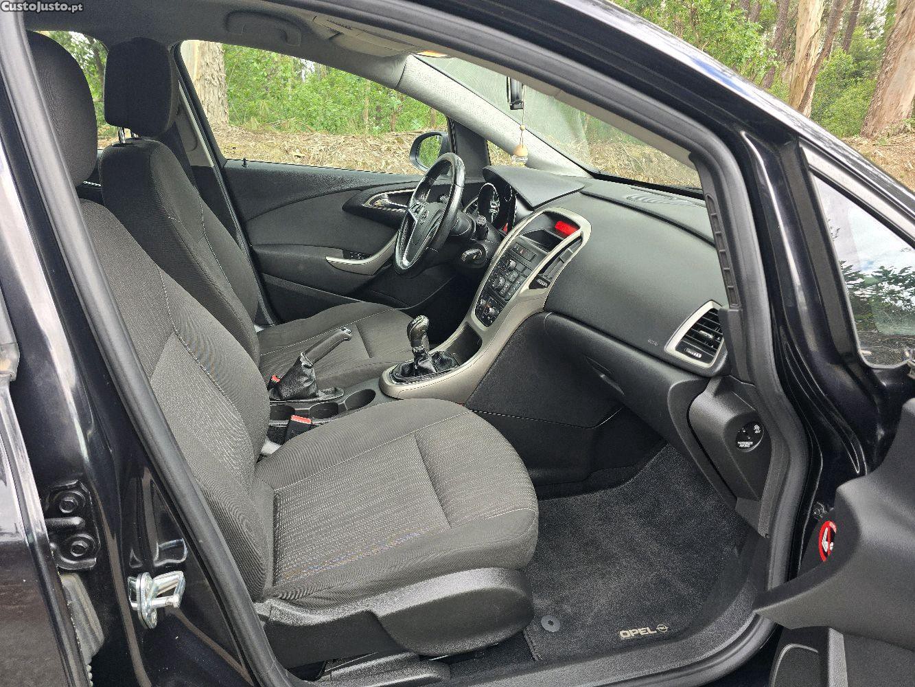 Opel Astra eco flex — fotografia 7