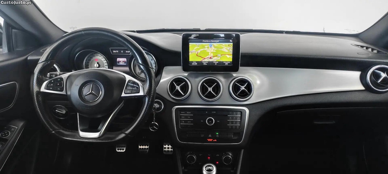 Mercedes-Benz CLA 180 d Shooting Brake AMG Line — fotografia 7