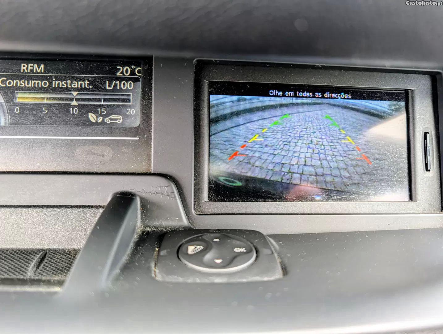 Renault Grand Scénic 1.5 dci bose edition 7l edc — fotografia 4