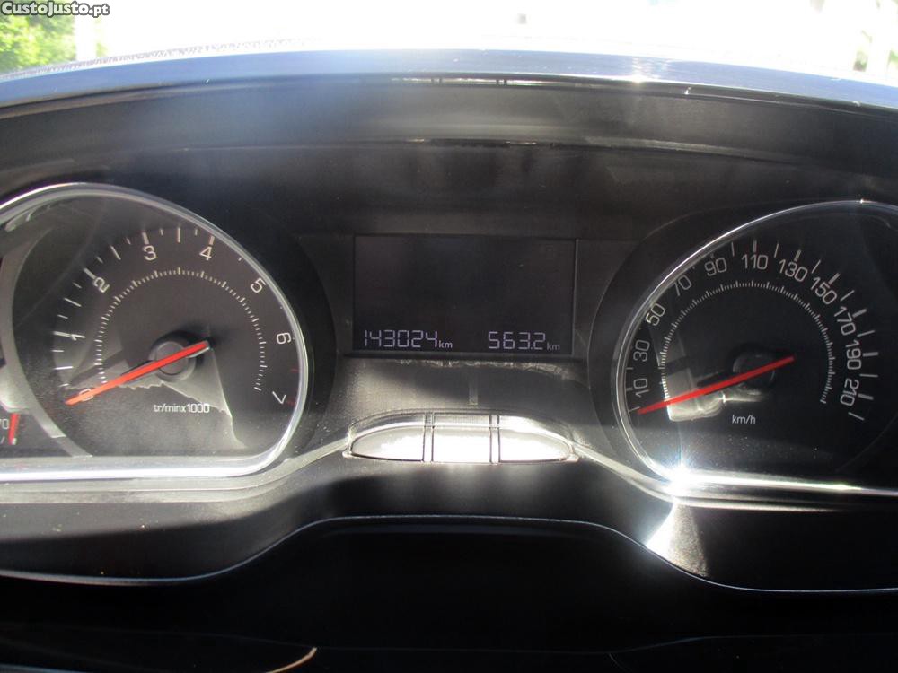 Peugeot 208 1.2 VTi Style — fotografia 15
