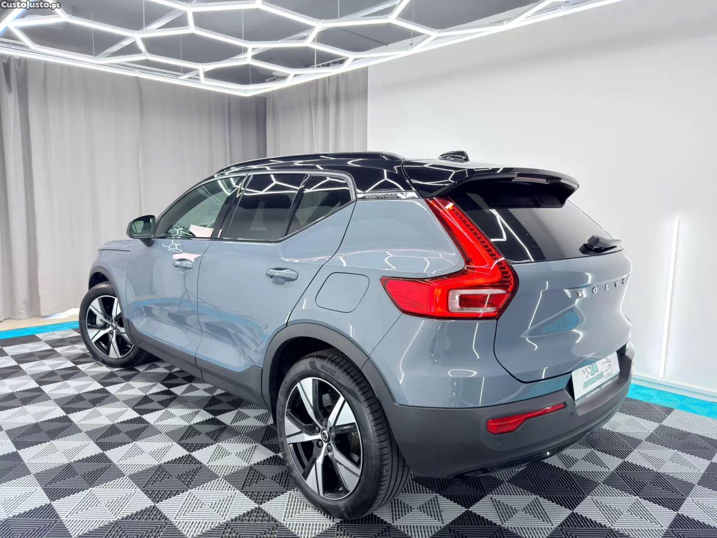 Volvo XC 40 recharge p8 awd r-design — fotografia 20