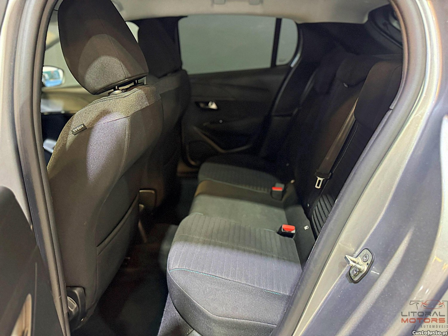 Peugeot 208 1.2 PureTech SE Style — fotografia 10