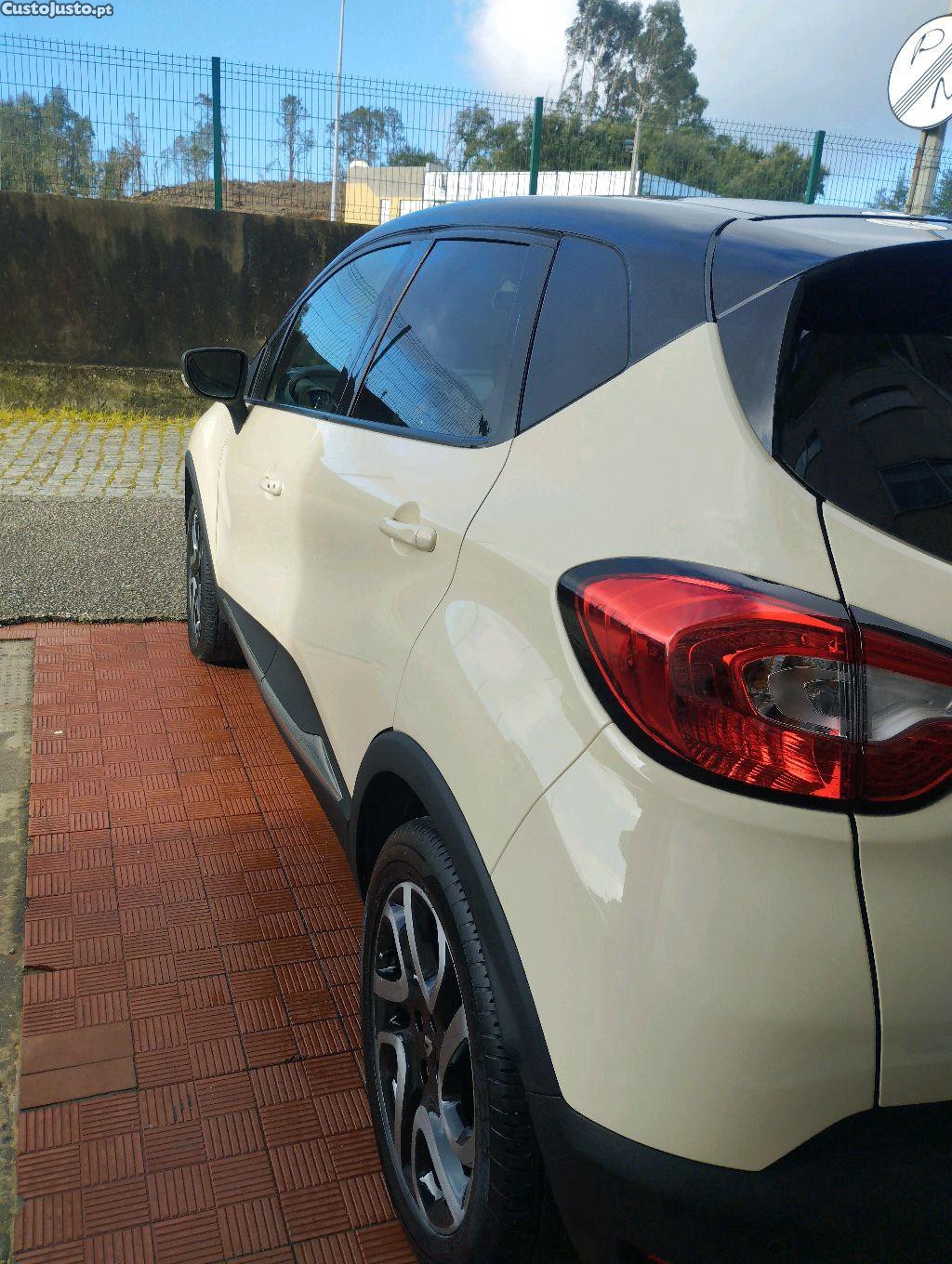Renault Captur 1.2 Tce — fotografia 2