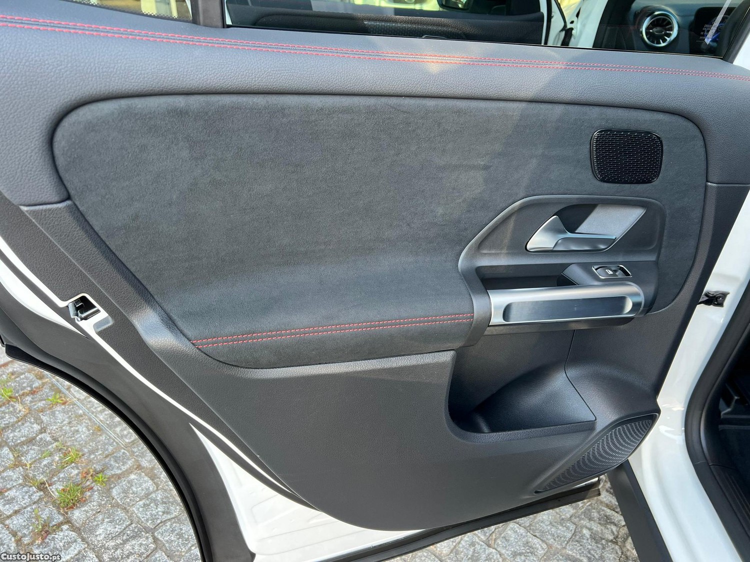 Mercedes-Benz EQB 4Matic AMG Line — fotografia 12