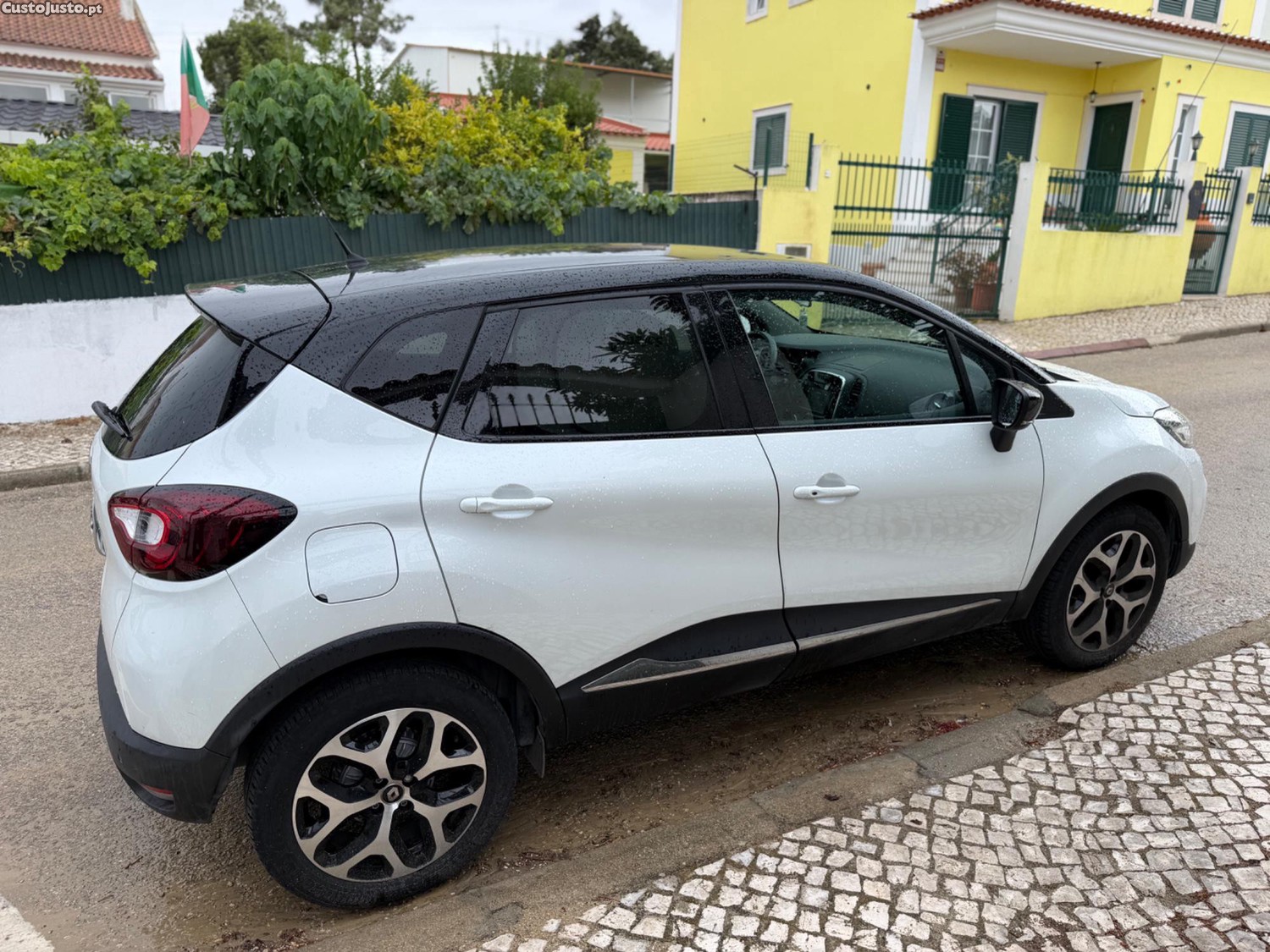 Renault Captur 1.0 TCe Exclusive — fotografia 4