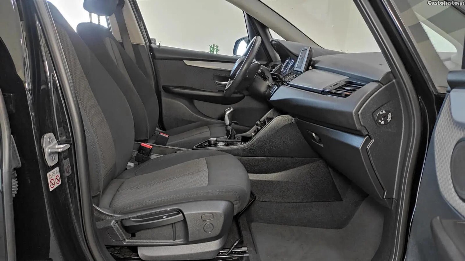 BMW 216 Active Tourer d Advantage — fotografia 10