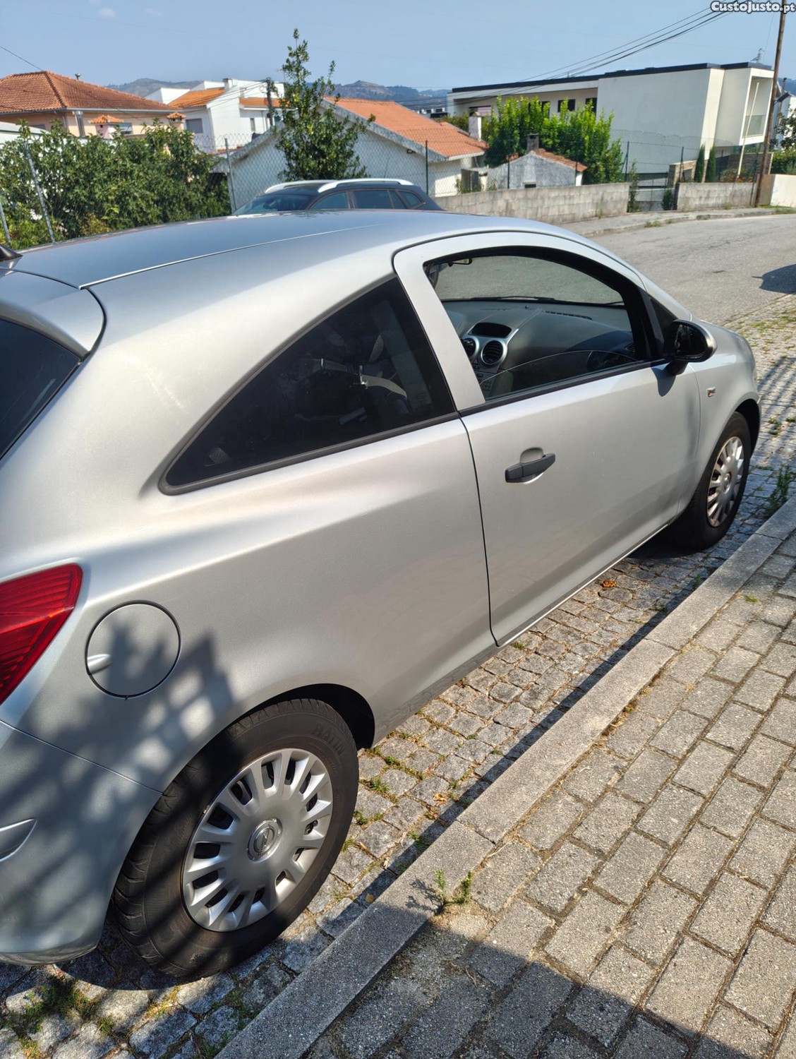 Opel Corsa 1.2 16V (ecoFLEX) Edition — fotografia 9