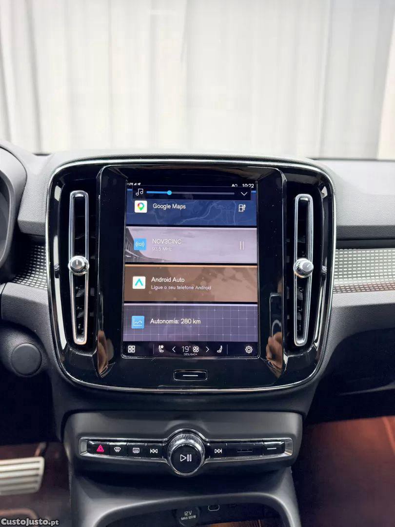 Volvo XC 40 recharge p8 awd r-design — fotografia 10