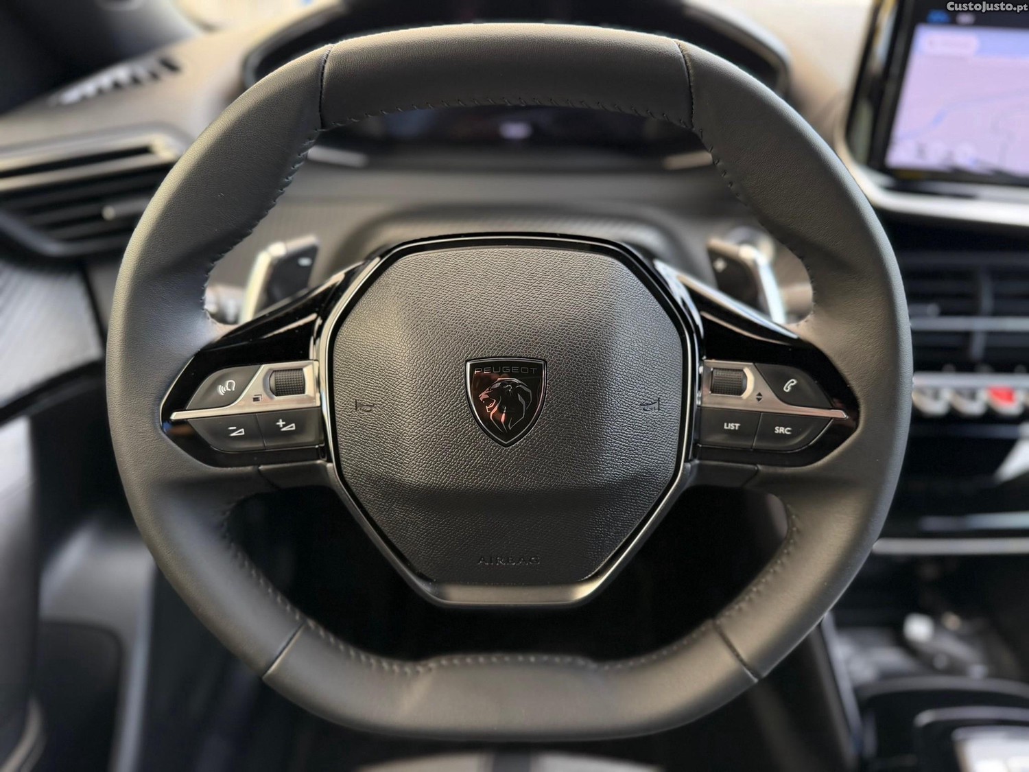Peugeot 2008 1.2 PureTech Allure EAT8 — fotografia 13