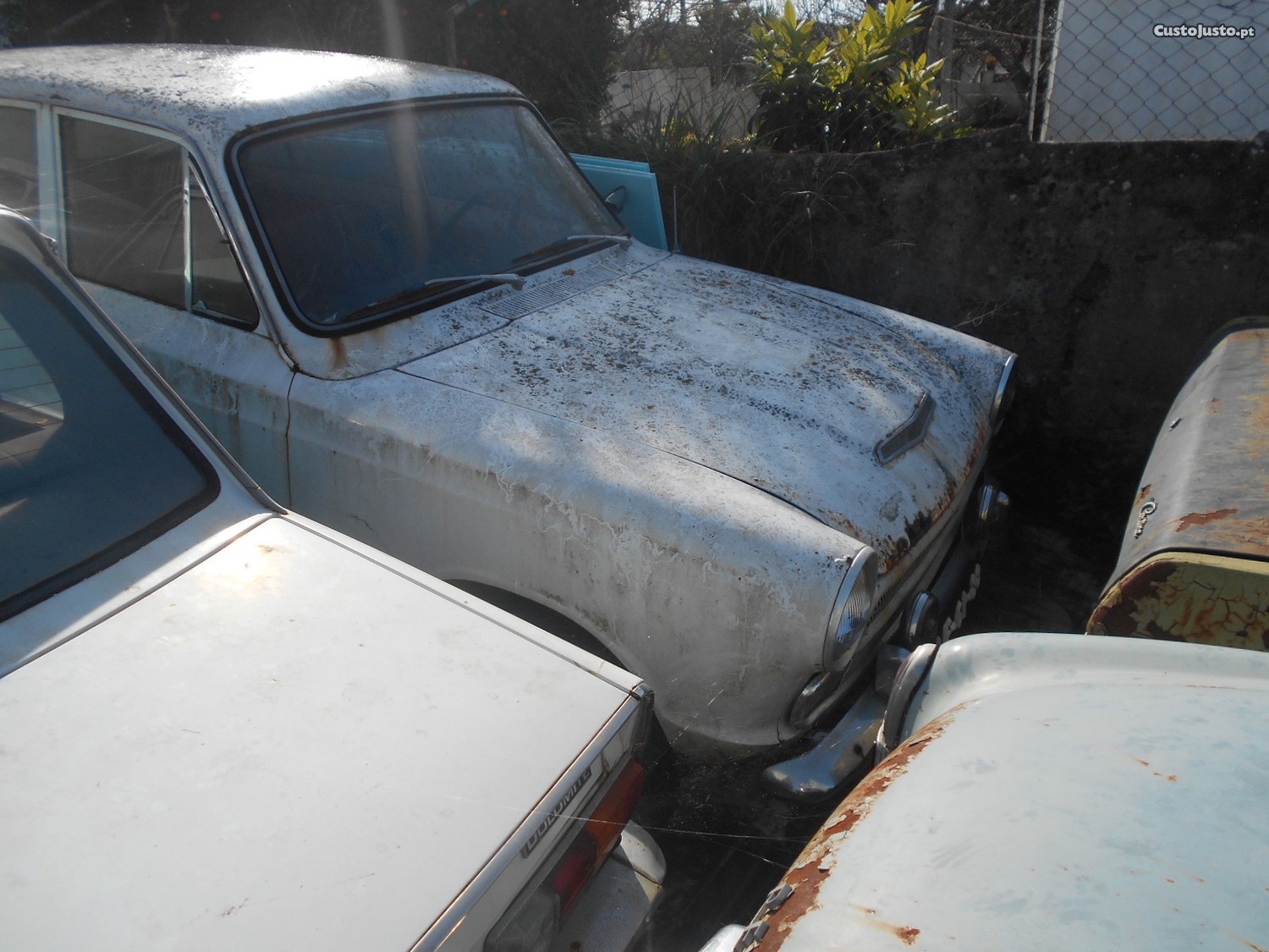 Mercedes-Benz 240 sedan — fotografia 2