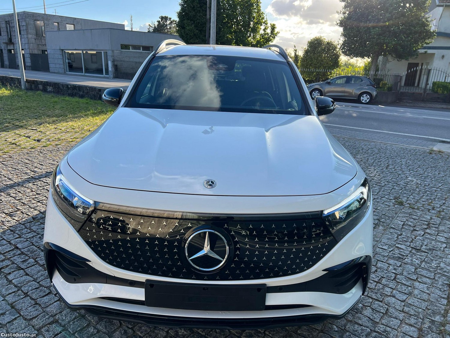 Mercedes-Benz EQB 4Matic AMG Line — fotografia 18