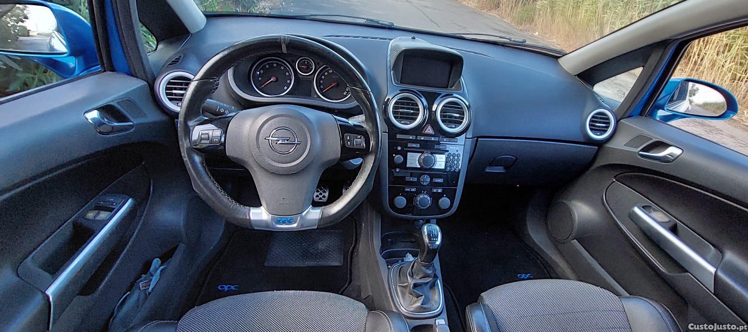 Opel Corsa OPC 1.6 Turbo - 192 CVS — fotografia 7