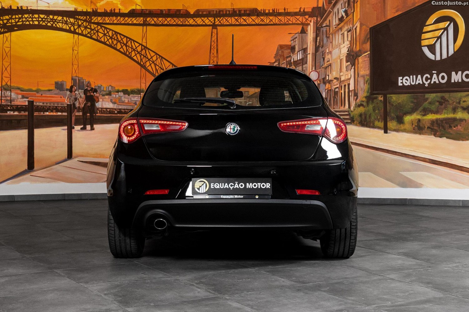 Alfa Romeo Giulietta 1.6 JTDM — fotografia 19