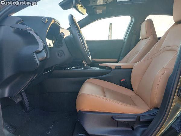 Lexus NX UX 250h Sport — fotografia 2