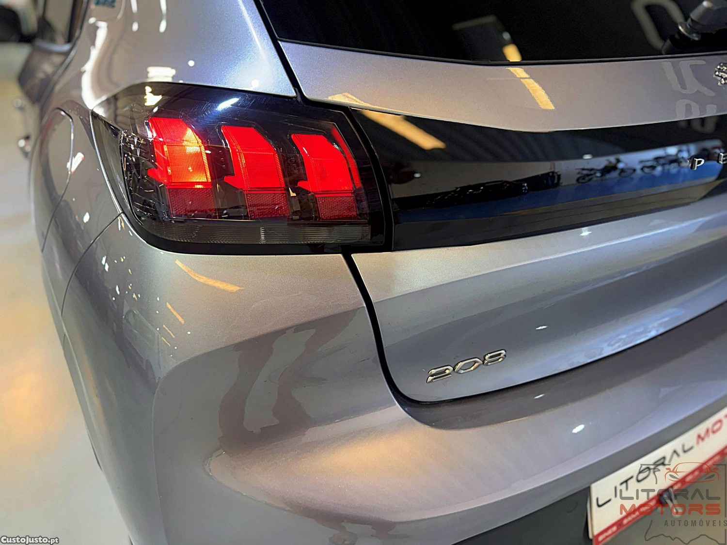 Peugeot 208 1.2 PureTech SE Style — fotografia 18