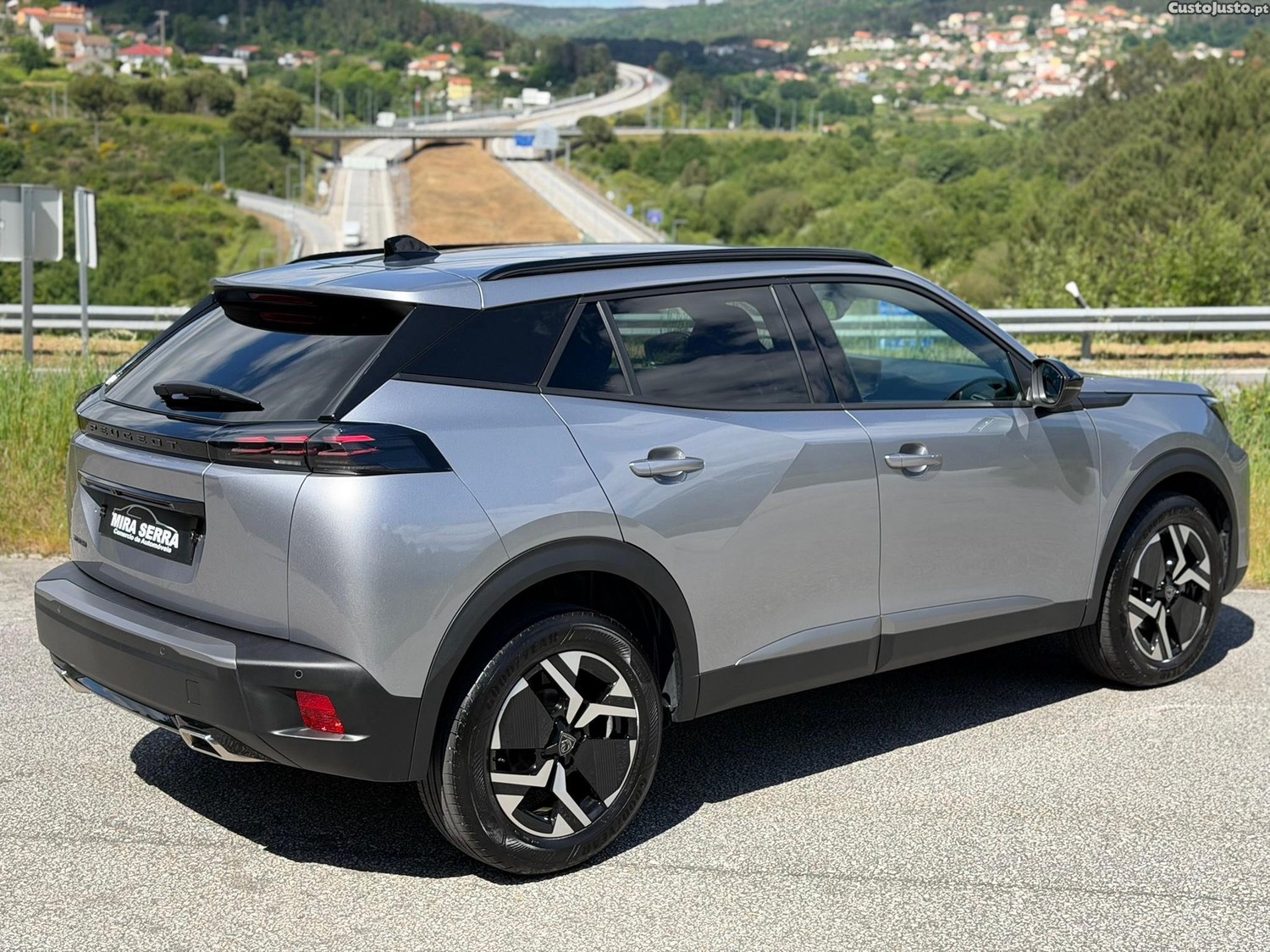 Peugeot 2008 1.2 PureTech Allure EAT8 — fotografia 17