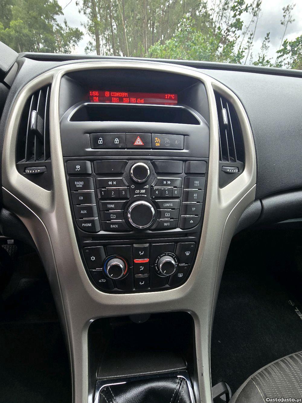 Opel Astra eco flex — fotografia 4
