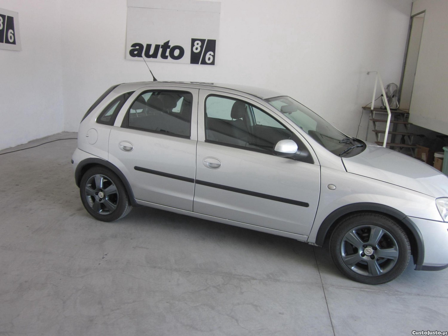 Opel Corsa 1.2 gasolina - 05 foto 3