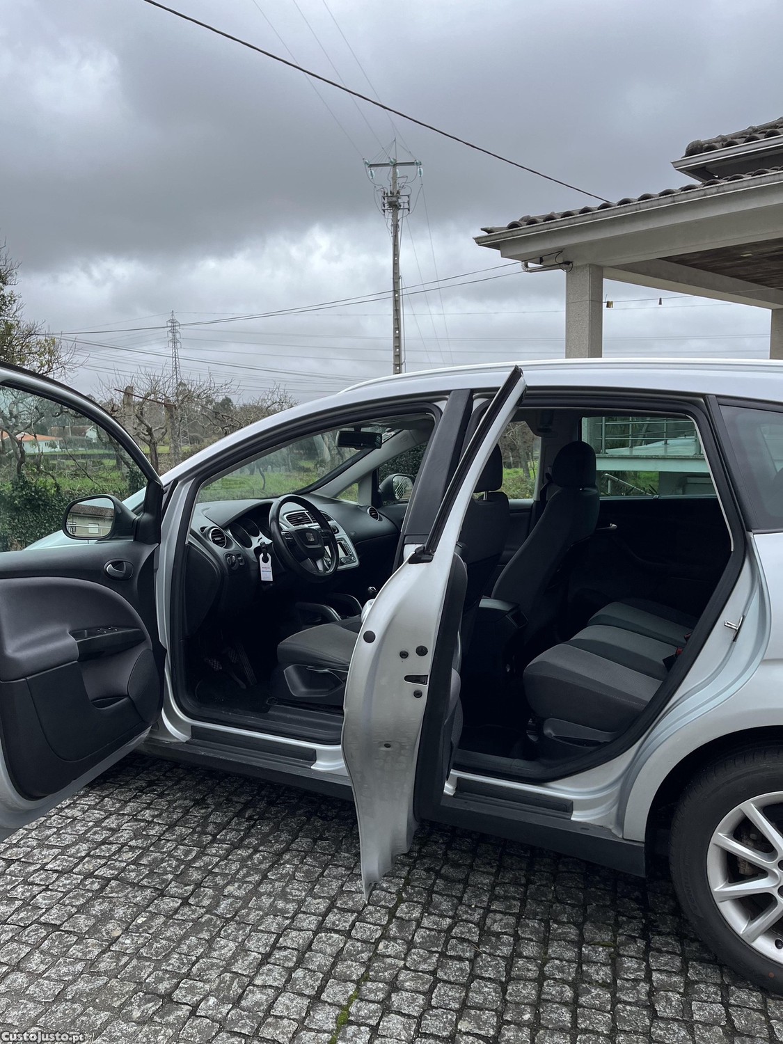 SEAT Altea XL 1.6 TDi Style Ano 2011 — fotografia 5