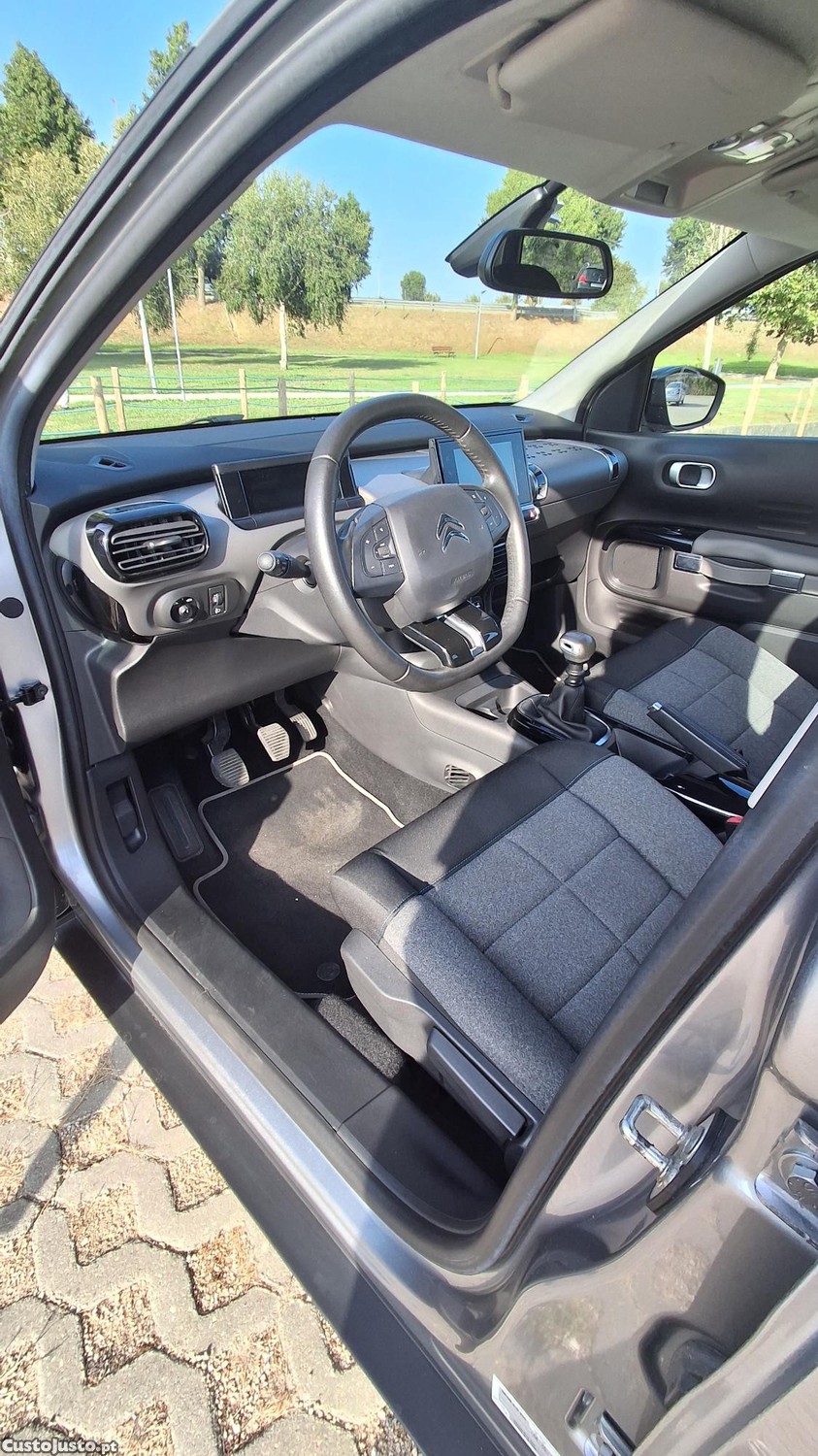 Citroën C4 Cactus 1.2 PureTech 110 Feel — fotografia 4