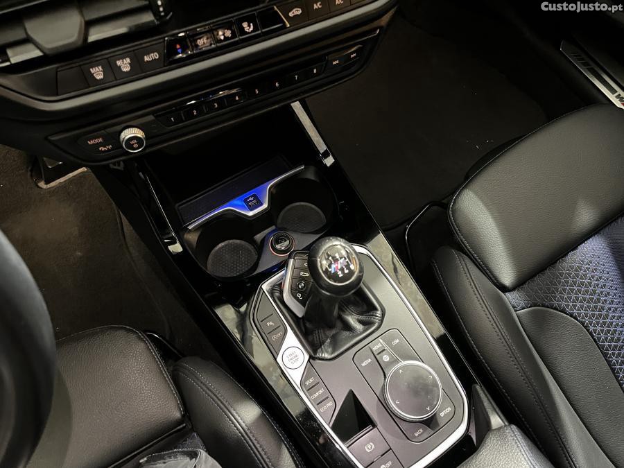 BMW 116 d Pack Desportivo M — fotografia 8