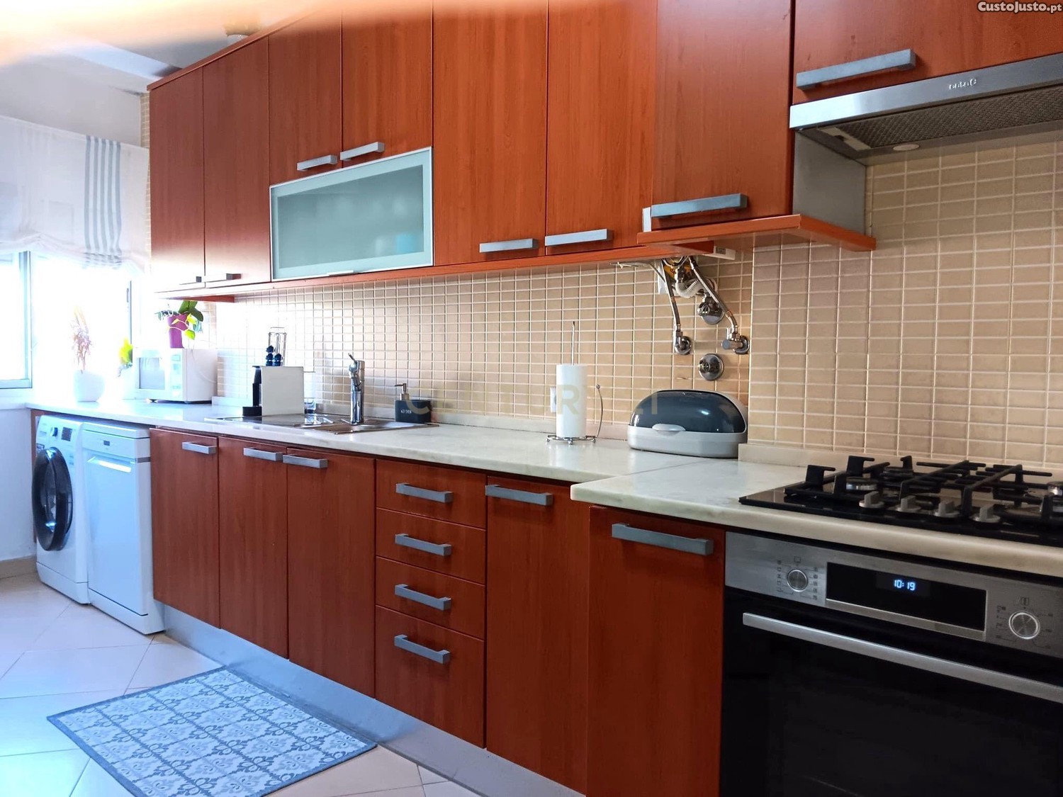 Apartamento com 3 Assoalhadas no Centro do Casal de São Brás