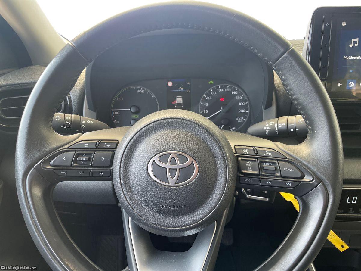 Toyota Yaris 1.5 HDF Comfort Plus — fotografia 8