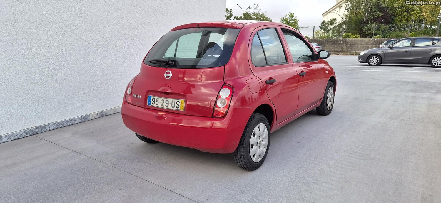 Nissan Micra 1.0 Gasolina — fotografia 8