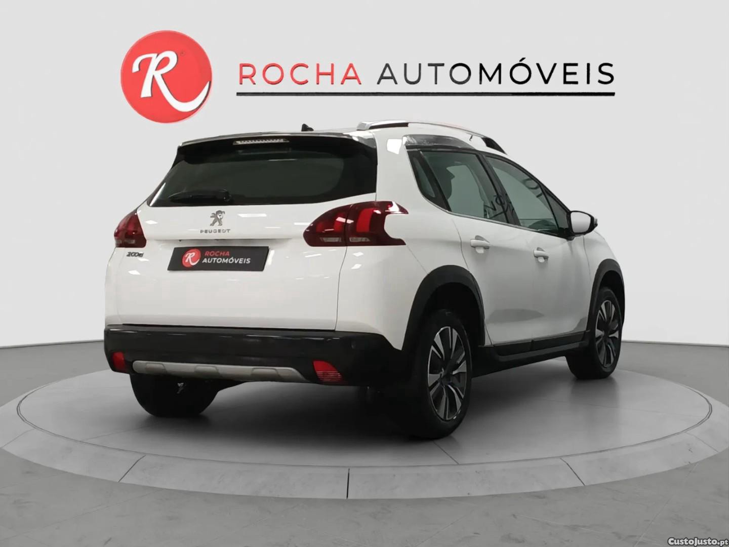 Peugeot 2008 1.2 PureTech Allure — fotografia 11