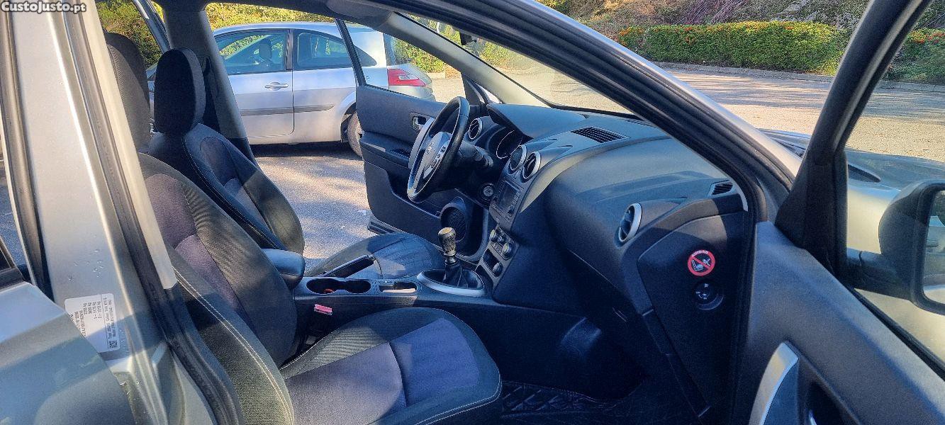Nissan Qashqai +2 Teckna Premium — fotografia 3