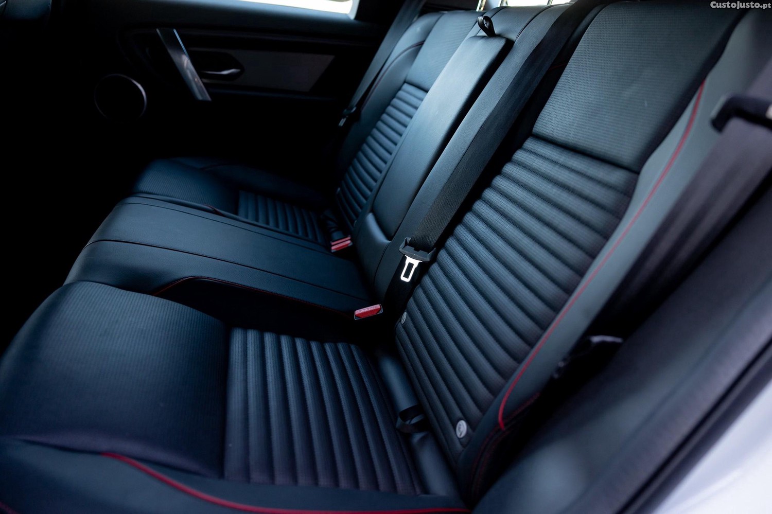 Land Rover Discovery Sport 1.5 I3 P300e AWD R-Dynamic S — fotografia 19