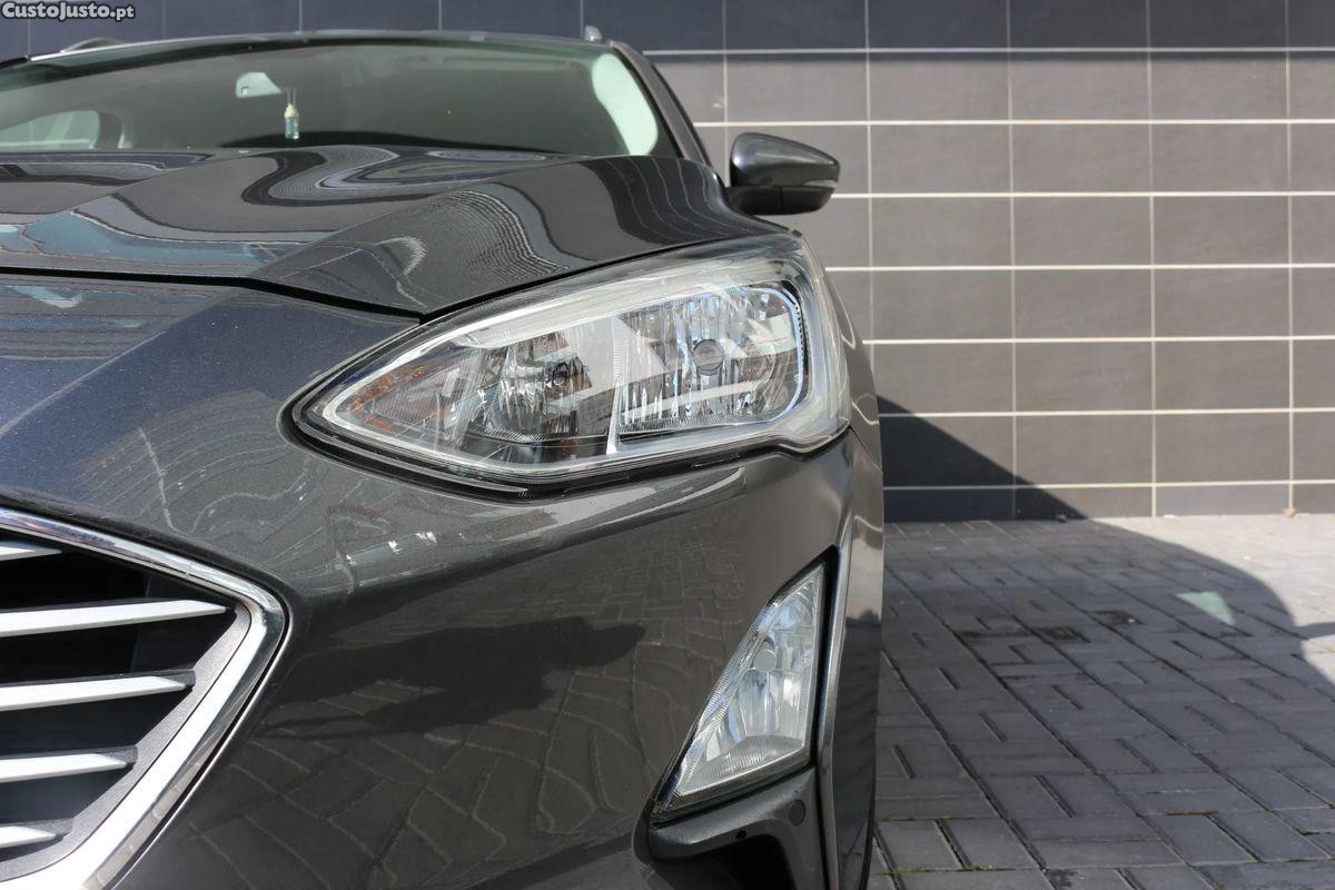 Ford Focus SW 1.5 TDCi EcoBlue Connected — fotografia 19