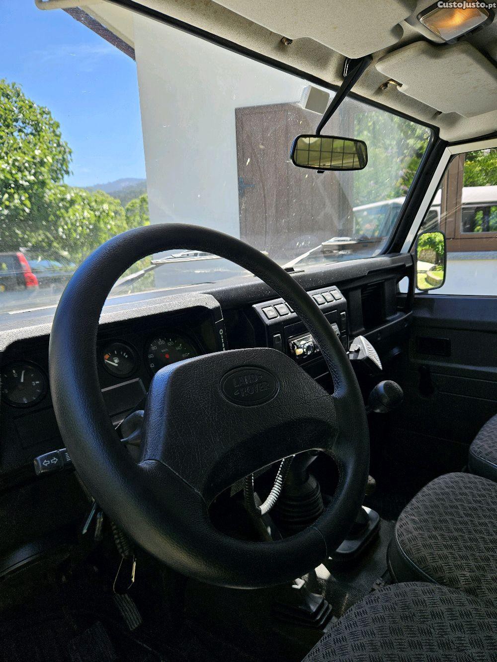 Land Rover Defender 90 td5 — fotografia 8