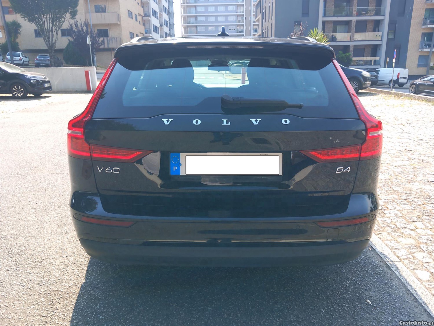 Volvo V60 2.0 D4 Momentum Geartronic — fotografia 12