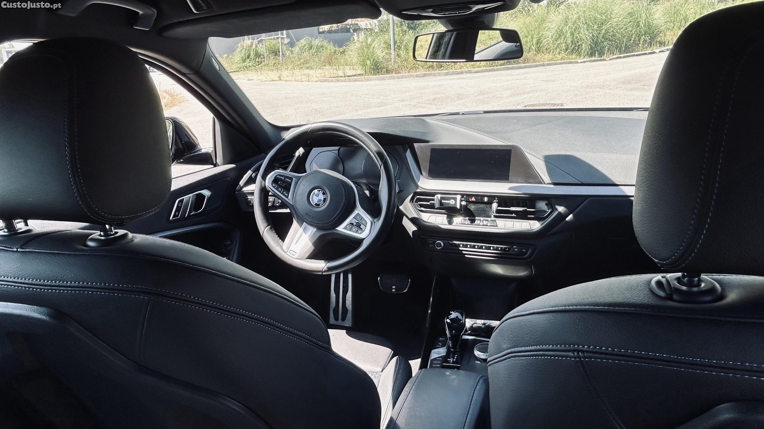 BMW 118 i PACK M automático — fotografia 3