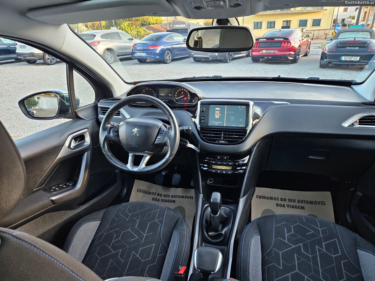 Peugeot 2008 1.2 Style — fotografia 4