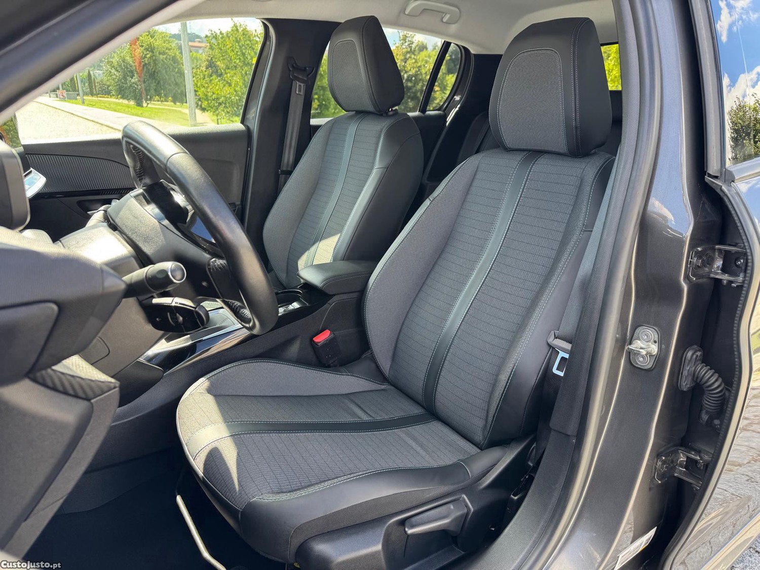 Peugeot 208 1.2 Allure Pack — fotografia 3
