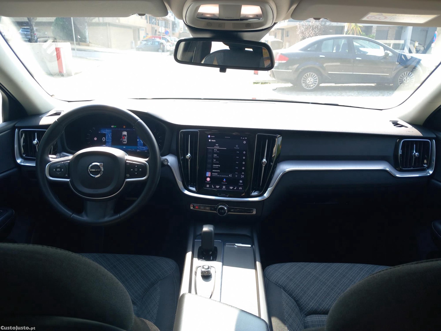 Volvo V60 2.0 D4 Momentum Geartronic — fotografia 6