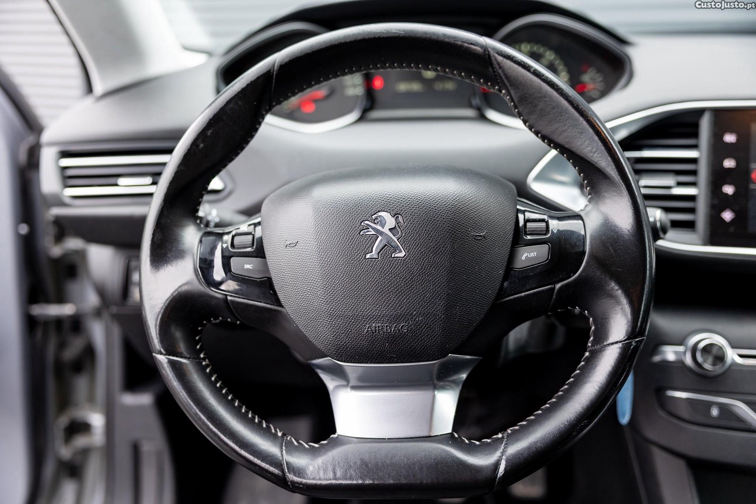 Peugeot 308 SW 1.6 BlueHDi Active — fotografia 6