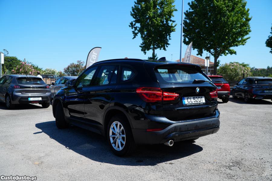 BMW X1 16 d sDrive Advantag — fotografia 12