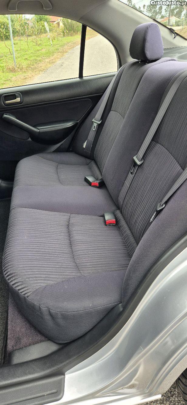 Honda Civic 1.4 I VII Três Volumes — fotografia 5