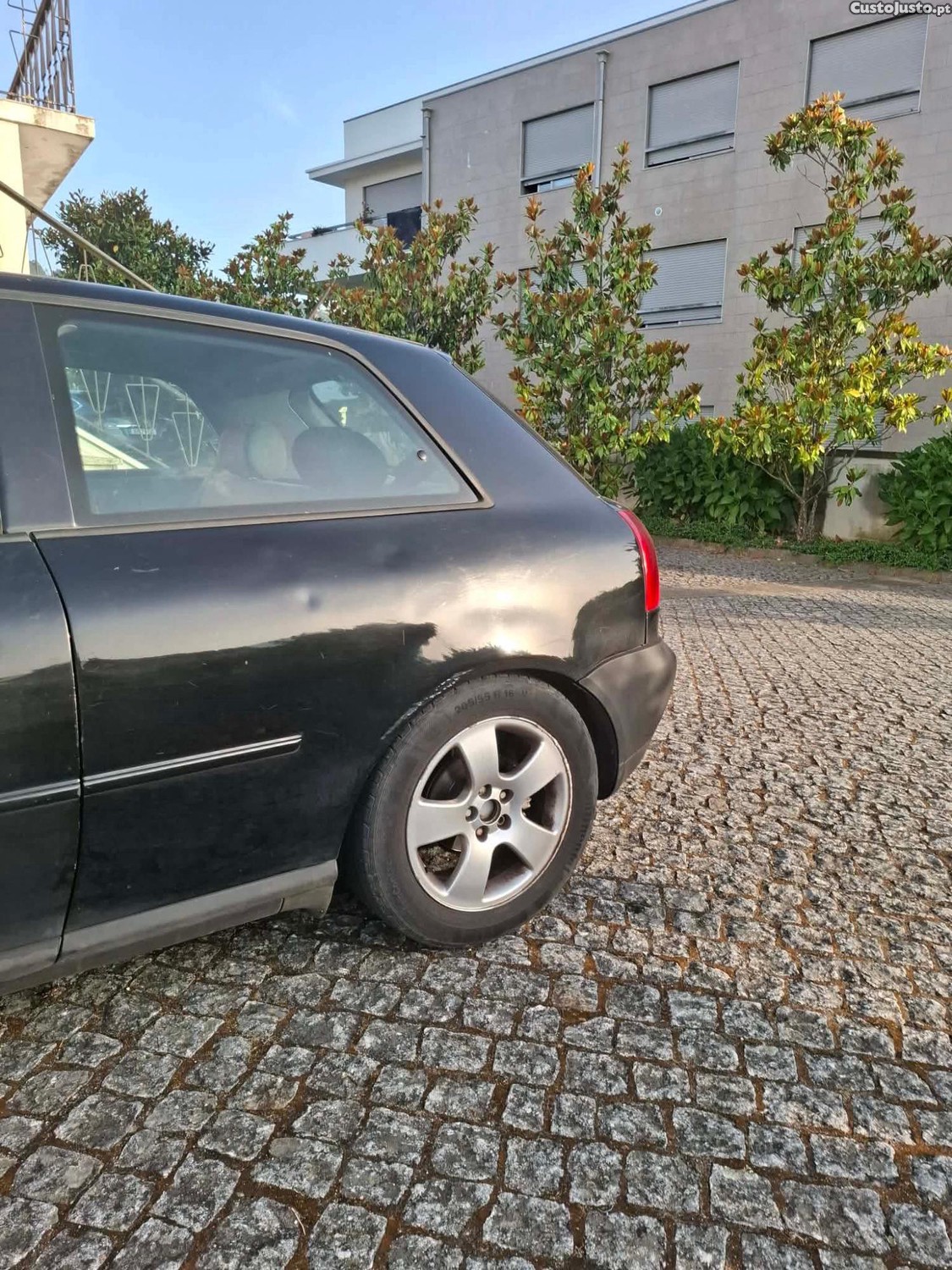 Audi A3 3 portas 5 lugares — fotografia 4