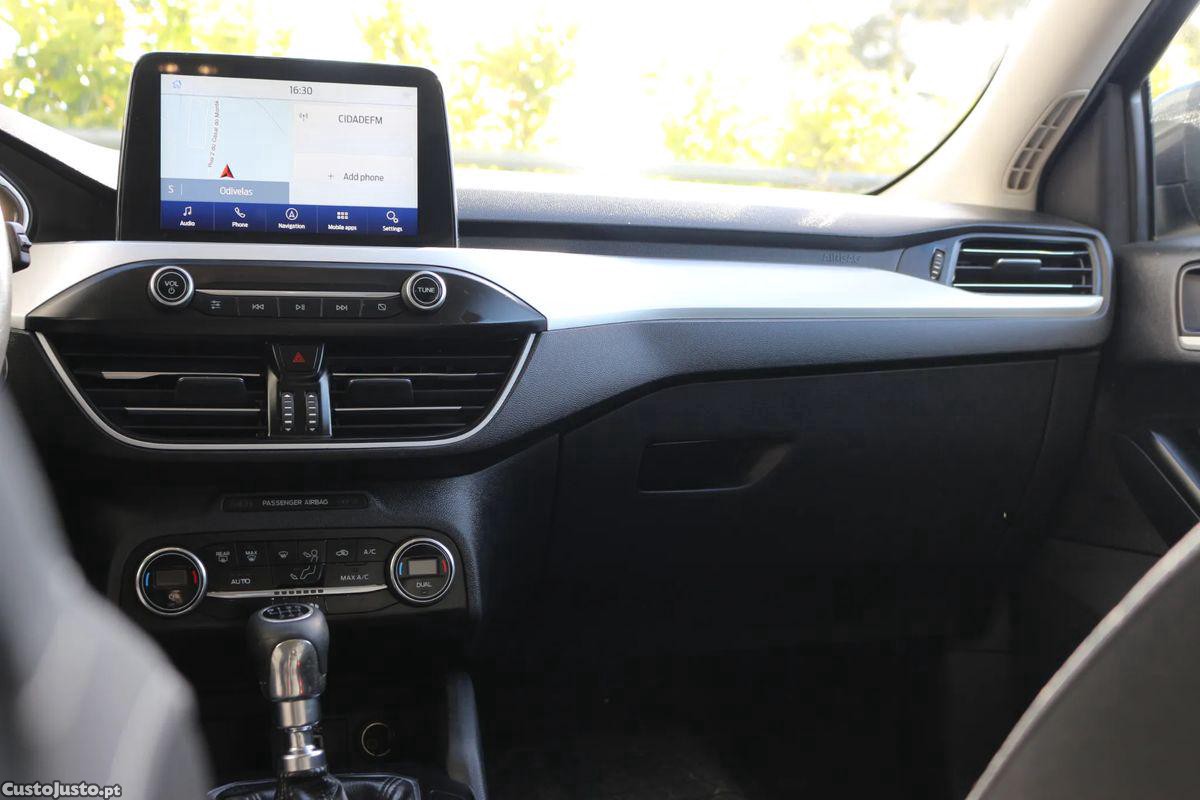 Ford Focus SW 1.5 TDCi EcoBlue Connected — fotografia 3