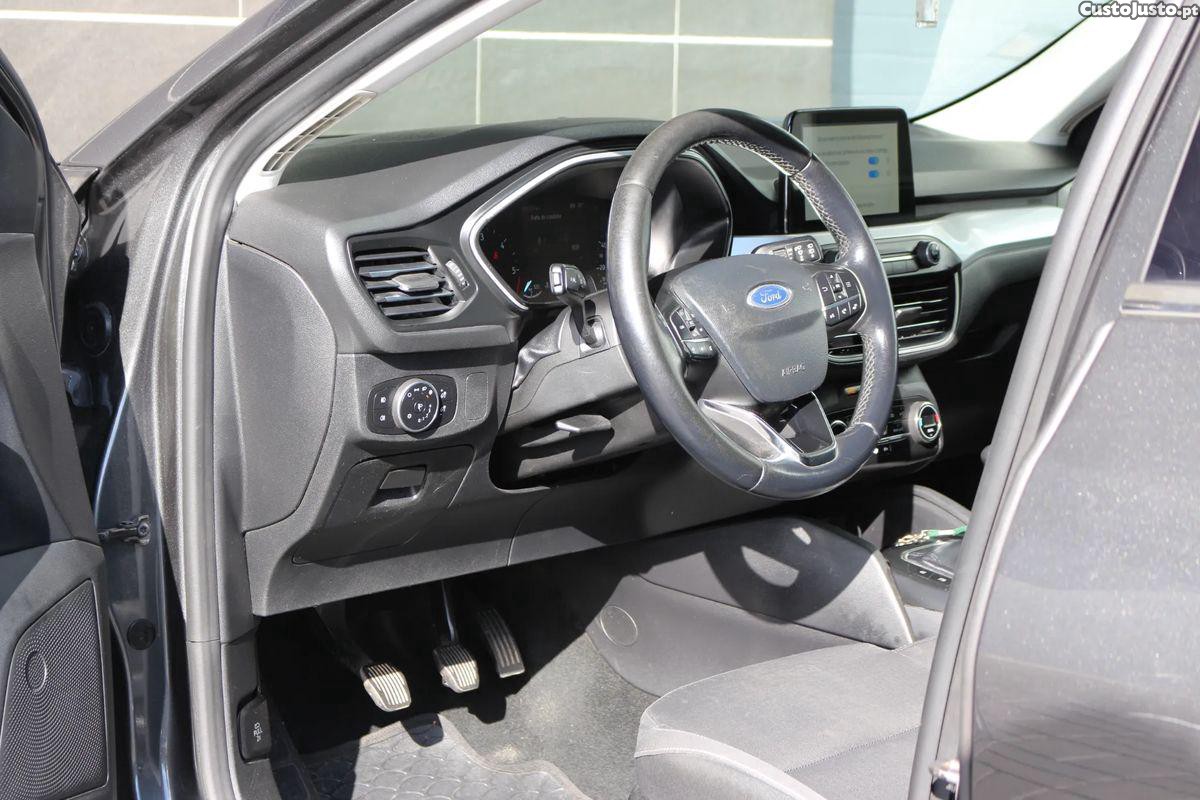 Ford Focus SW 1.5 TDCi EcoBlue Connected — fotografia 17